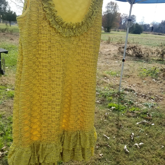 Kick butt yellow dress with ruffles. Size 10.  Muse - Picture 4 of 8